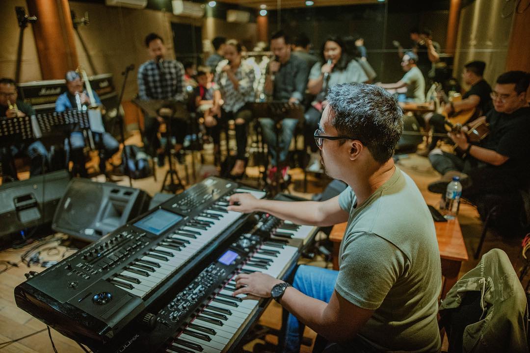 Haris dalam sesi latihan untuk konser Raisa bertajuk “Fermata”